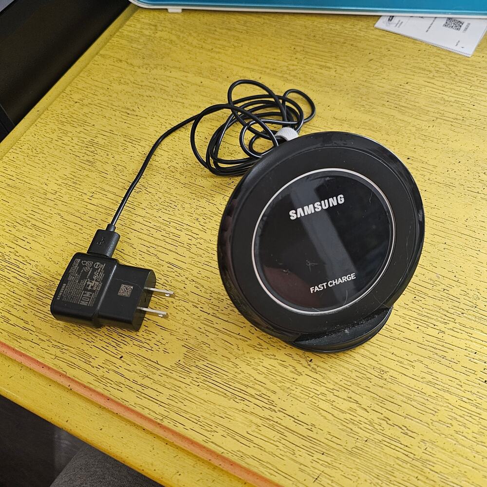 Samsung Wireless Charger EP-NG930 Black With Waller Plug In and Cord